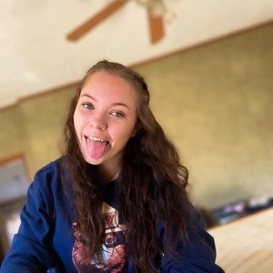 Meet your Posher, Avery